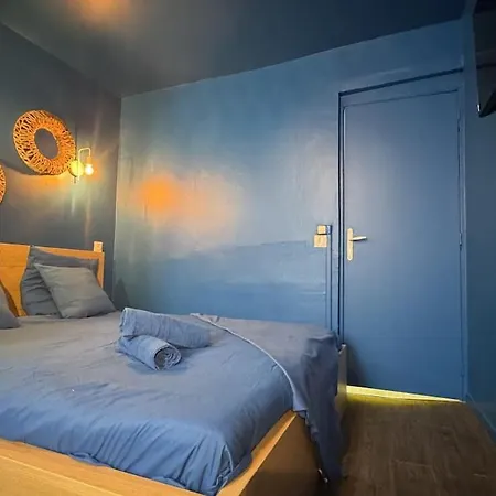 Апартаменты Le Duplex Tricolore 2 Hyper Centre Rive Droite